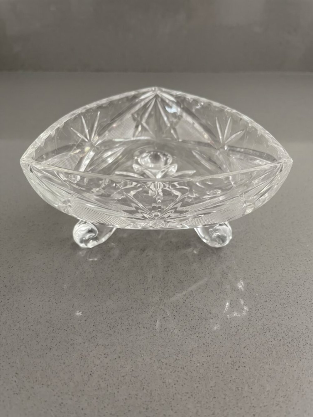 Clear Glass Triangular Footed Candy Bowl Starburst Ball Feet Trinket Dish 4.5”